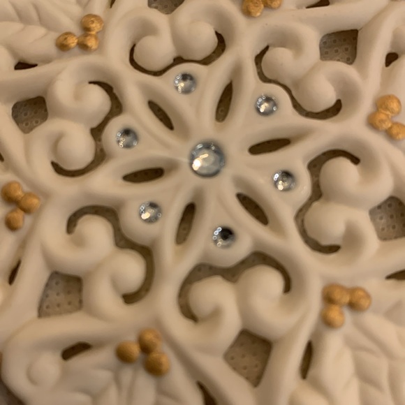 Wedgwood Gold Snowflake Christmas Tree Ornament in box - Picture 6 of 6